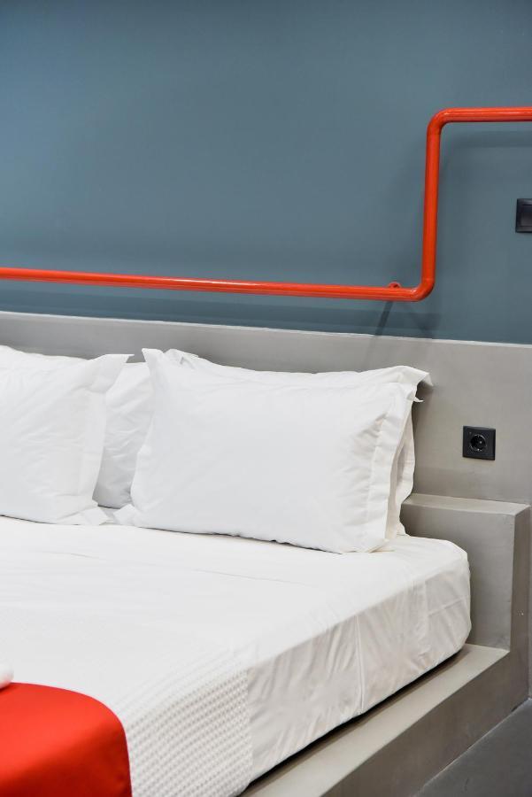 Central44 Yolo Casual Suite Афины Экстерьер фото