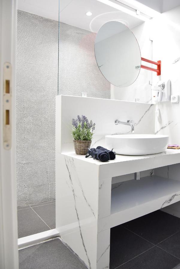 Central44 Yolo Casual Suite Афины Экстерьер фото