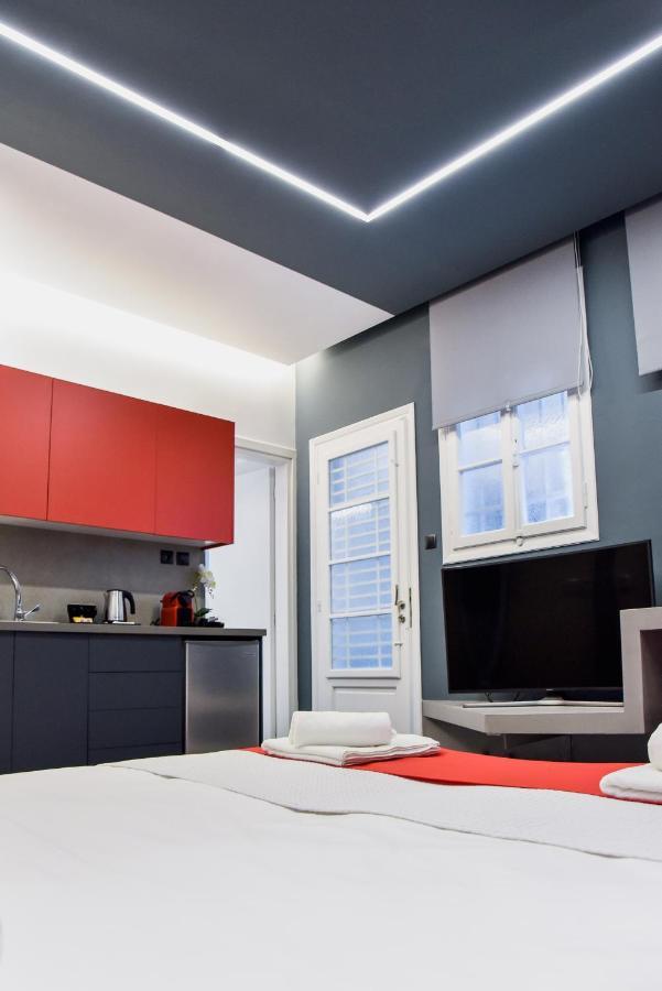 Central44 Yolo Casual Suite Афины Экстерьер фото