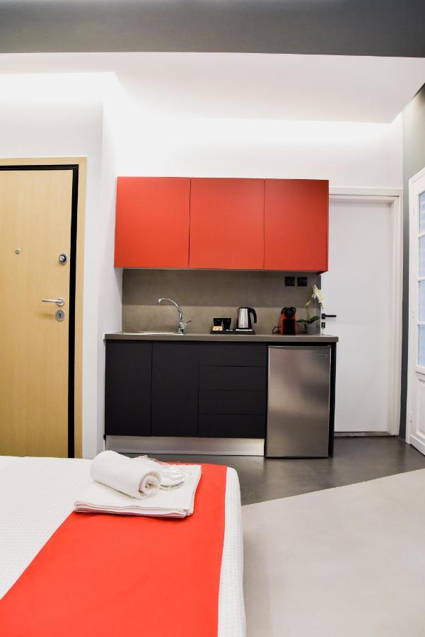 Central44 Yolo Casual Suite Афины Экстерьер фото